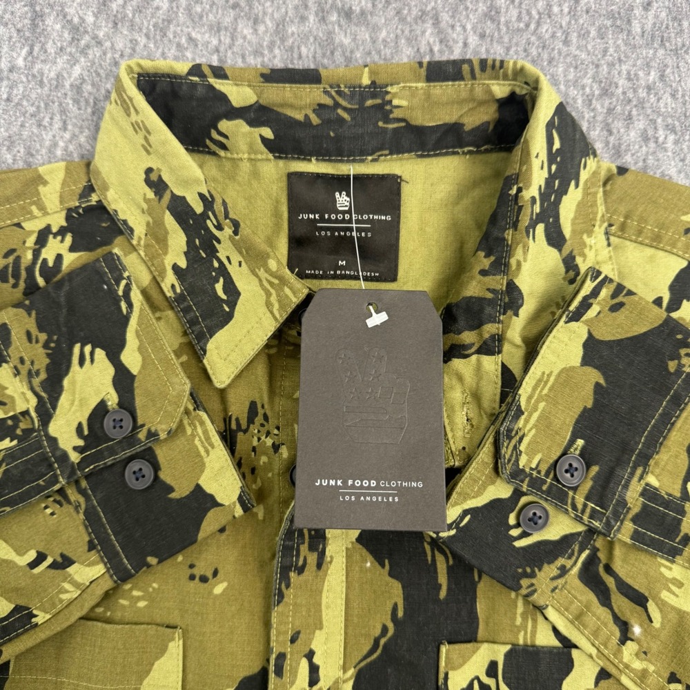 Junk Food Clothing Button Down Mens Size M Green Tiger Stripe Camo Shirt urban